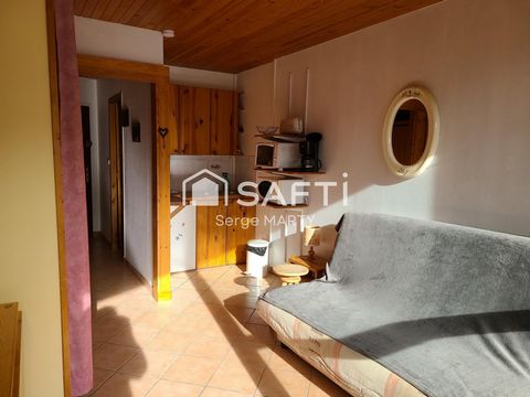 Situé à Villard-de-Lans (38250), cet appartement offre un cadre privilégié au cœur des montagnes, idéal pour les amateurs de sports d'hiver et de nature. Doté d'un balcon orienté plein Sud, vous pourrez profiter d'une vue imprenable sur le panorama e...