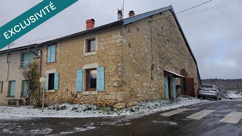 Je vous invite à découvrir cet ancien corps de ferme plein de caractère, situé au cœur du paisible village d’Étival. Idéal pour les amateurs de rénovation, ce bien offre un énorme potentiel à exploiter pour créer une habitation unique et authentique....