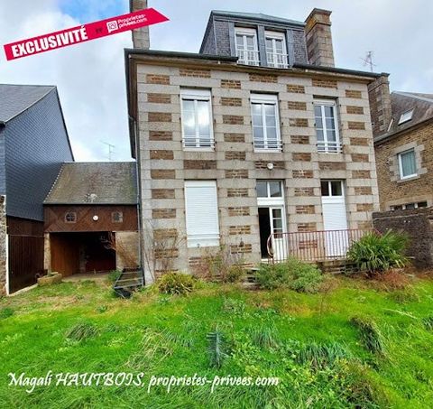 Saint-Hilaire-du-Harcouët 50600 centre - Very close to the hyper centre and its shops, Magali HAUTBOIS (proprietes-privees.com) your local councillor offers you in Exclusivity, a mansion of 153 m2 with 5 bedrooms, enclosed garden and carport type gar...