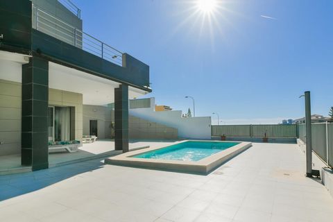 This stunning modern villa with luxury finishes is located in a privileged area of Benalmadena, close to the Xanit Hospital. With 5 double bedrooms, high ceilings and the highest quality and most luxurious materials possible, this property is the per...