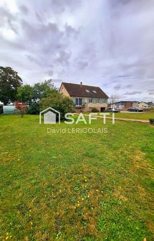 Venez découvrir cette grande maison sur sous-sol de 145 m2 habitable. Maison des années 70 parfaitement isolée et rénovée avec goût, comprenant 7 chambres au total, le tout sur un terrain entièrement clos de 1.250 m2 avec une serre et un espace terra...