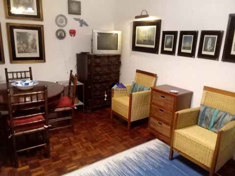 West-Facing Apartment on the First Floor of a Building with Elevator in the Central Area of Monte Gordo Apartment consisting of two bedrooms, one bathroom, living/dining room with a shared balcony with the kitchen, offering a view over one of Monte G...