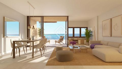 Piso de obra nueva en primera planta y primera línea de playa, con tres dormitorios, terraza de 11 m², garaje, piscina y zonas comunes. Lucas Fox se complace en presentar Dune, una exclusiva promoción de obra nueva con las mejores calidades y en prim...