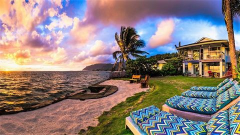 Island Maison contemporaine en bord de mer, en face des chutes sacrées dans la belle Punaluu. Cette maison immaculée offre 4 chambres, 3 salles de bains avec 2 suites parentales, une au rez-de-chaussée et l’autre au deuxième étage avec entrées séparé...