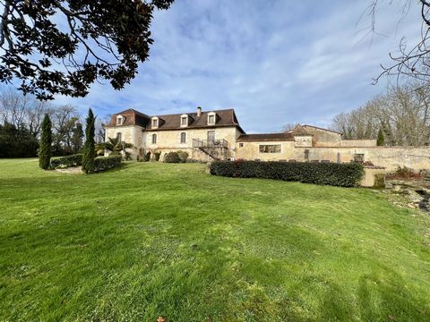 At the end of a cul-de-sac, discreetly nestled in a green setting, lies this magnificent, completely renovated chartreuse, a haven of peace where all you have to do is put down your bags and enjoy every moment. This superb stone estate, built around ...