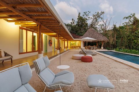 Casa Le Retrait A Luxury Retreat with Ocean View in Punta Islita Nestled in the prestigious and serene Punta Islita, on the Nicoya Peninsula in Guanacaste, Casa Le Retrait offers a perfect blend of elegance and nature. This single-story luxury home, ...