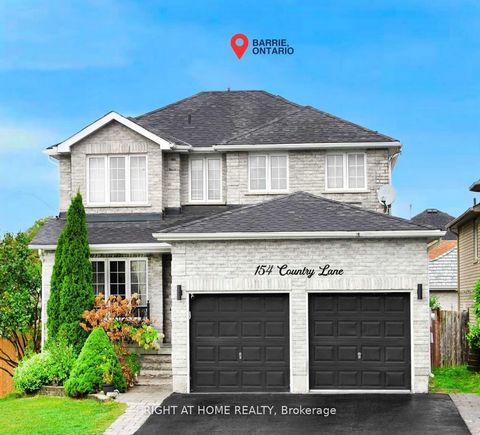 Welcome to this stunning detached house in South Barrie. This beautifully landscaped property sits on an oversized corner lot, with a roof and interlocking done 5 years ago, and a new backyard fence installed this year. Inside, you're greeted by a wa...