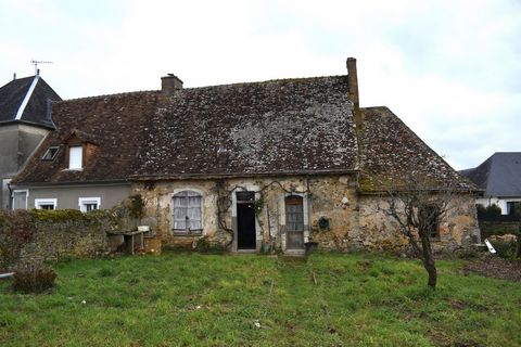 David Lemaitre, votre conseiller immobilier Noovimo, vous propose à Auvers-le-Hamon, cette maison de 93 m2 offrant un beau potentiel pour un projet de rénovation. Elle dispose de deux grandes pièces avec de beaux volumes, à aménager selon vos besoins...