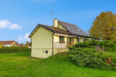 Maison T6 situé dans une impasse au calme et terrain piscinable, sous-sol aménagé et double garages