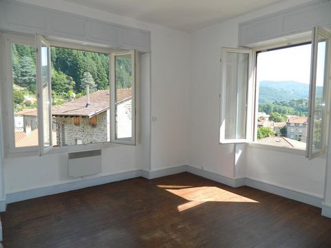 Agréable appartement lumineux de 63 M² env. avec vue.