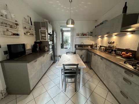 Maison confortable et spacieuse, idéale pour une famille.