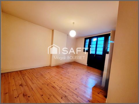 En région Midi Pyrénées, charmante maison T8 de 195m² et 7 chambres, dépendance, cour, cave, garage.