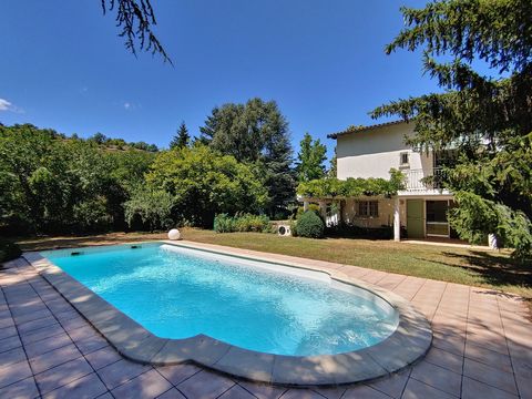 Maison de caractère- Piscine- Parc arboré- St Georges de Luzençon