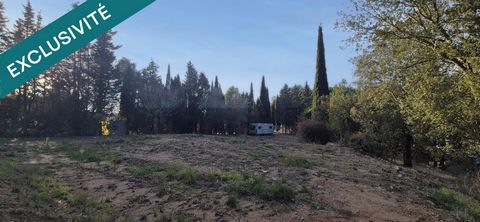 Au cœur d'un environnement calme et recherché, à 3 minutes du lac de la Cavayère et proche de Palaja, découvrez ce terrain de 1400m² environ, constructible et viabilisé. Situé dans un écrin de nature hors lotissement, il n'attend que votre projet de ...