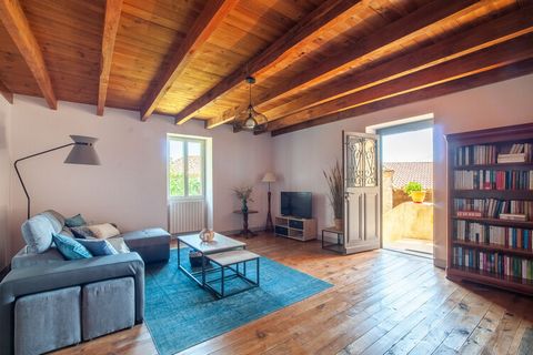 Away from the hustle-bustle of city life, this holiday home in Loubejac can easily accommodate 6 persons in its 3 bedrooms. The holiday home is ideal for families with children or groups, it has a private swimming pool for a cool and refreshing dip. ...