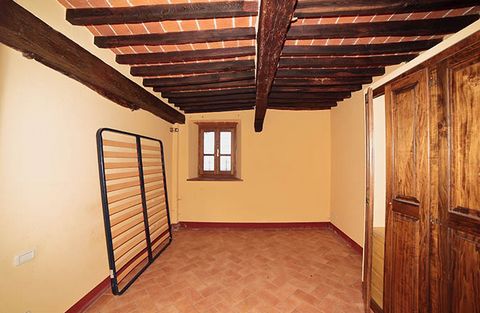 Introduction Castiglion Fiorentino, Via Adua, renovated apartment keeping the typical Tuscan characteristics, composed of living area with kitchenette / dining area, double bedroom, bathroom. Independent heating. Type: Residential Square Meters: 40 R...