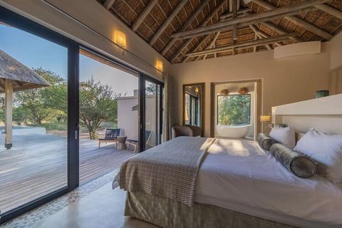 Villa Acacia has a fairytale location in the middle of one of South Africa's most beautiful natural areas. It is part of a gated community and you overlook the distinctive South African nature. The villa stands out with its exclusive, unique design, ...