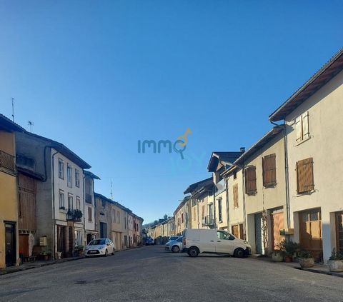 IMMOJOY offers you exclusively this former presbytery of the nineteenth century with a living area of 145 m2. This property is the ideal product to prepare for retirement or build up real estate assets with secure profitability. In the Regional Natur...