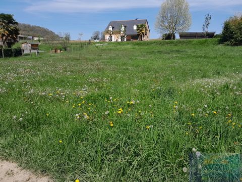 Lourdes, a few minutes from the center while being in the countryside, building land of 831 m2 with servicing on the edge. Price: 104 630 € including 5.98% commission at the expense of the buyer including the loan of a moving vehicle. Your contact, F...