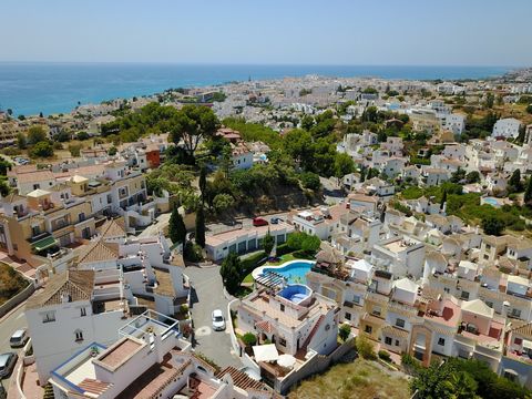 Plot located in Urb Viñamar (Calle Lucena), 5 minutes from Burriana beach and a short walk to the centre of Nerja town. The plot has 208 m2 and it is possible to build an impressive villa of 170 m2 with swimming pool and private parking. It has the c...