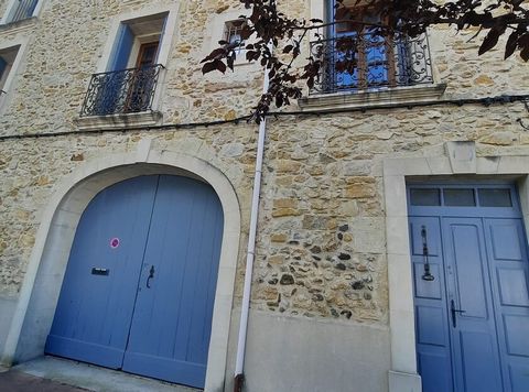Village with all shops, cafes and restaurants, primary and secondary schools, 20 minutes from Beziers, 10 minutes from Pezenas and 30 minutes from the coast. Exquisite maison de Maitre with character offering 270 m2 living space onto 3 levels, in the...