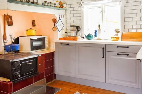 This charming holiday home is set by the harbour in Rönnäng, on southern Tjörn. It's a former fisherman's cottage dating back to the 1860's. The cottage features a cosy kitchen with a wood-burning stove, an electric cooker, a microwave oven and other...