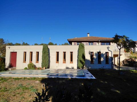 Corbières. Situated on the edge of an adorable typical village showing its long colorful views over the vineyards, lays this property built in 2006, offering many possibilities. The residential part is composed by an independent accommodation of 110 ...