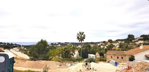 ▷3 Building Plots in Urbanisation in Moraira with Sea Views. 800m2 each, only 3,5 km from the centre of Moraira and its beach. Ask us: Montesinos Falcón Real Estate in Moraira, Costa Blanca.