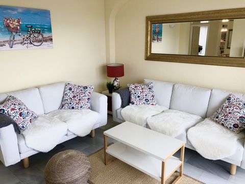 Located in Calahonda. This property is registered under the Andalusian Tourist board under the DECREE 28/2016 law. 2 bedroom, 1 bathroom second floor apartment with breath-taking views. This cosy two bedroom, one bathroom apartment is set within the ...