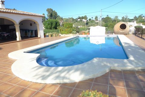 Fantastic tradicional Spanish villa situated at walking distance Javea Old Town.Tradicional Spanish villa for sale near the town of Javea. Completly renovate in 2004, it is distributed in two levels and the entrance is made by an open Naya. Comprisin...