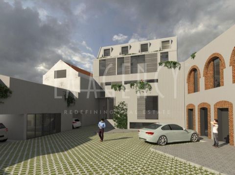 Vacant building for sale in Marvila with 1167 m2 of total construction area and a patio of 320m2. The plot of land is 741m2 and has 3 buildings and comprises a main building, storage rooms, a warehouse and a ruin. The main building consists of 1 base...