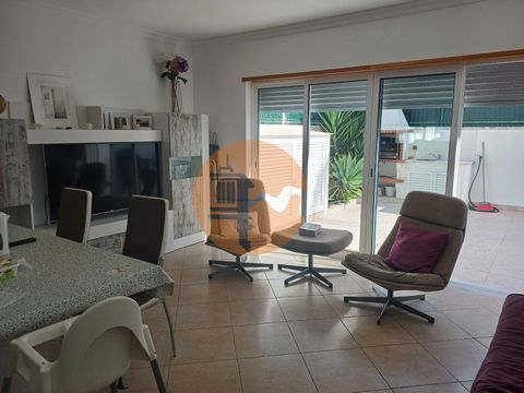 House for rent from October to June. Kitchen with open-plan living room, 2 bedrooms, 2 bathrooms (1 of them service) This beautiful house is well equipped with everything you could wish for during your stay and is perfect for couples or friends. Situ...