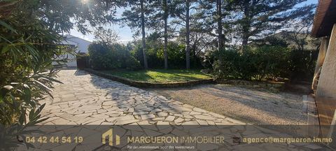 NEW EXCLUSIVE AGENCE MARGUERON IMMOBILIER presents for sale, this very pretty house type 6, about 120 m2 on 537 m2 of wooded land, under the pines blow of heart assured! In a sought after area of Istres 500 meters from the beach of Romaniquette! It c...