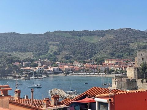 Collioure city center facing the sea. Fisherman's house of 100m2, 2 balconies and a terrace of 15m2. The interior space measuring 101m2 This village house was built around 1850, the building has the character of the old but completely renovated in 20...
