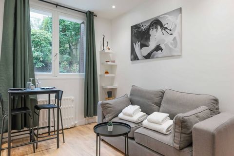This studio offers a comfortable living space and a warm atmosphere. The residence is ideally located in the 16th arrondissement, one of the most sought-after neighborhoods in Paris. You will have easy access to restaurants, shops, parks, and public ...