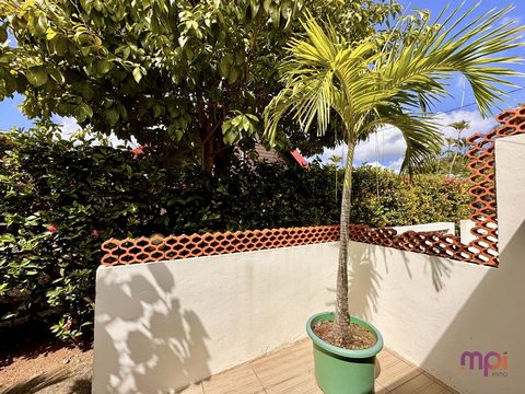 MPI IMMO offers you, this charming little single-storey house type T2, ideally located just 5 minutes walk from the beach, the town center of Anse à l'Âne, as well as restaurants and shops. This house with a total area of 59.25 m2 can comfortably acc...
