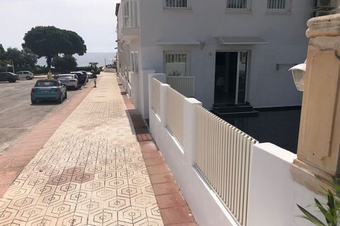 This holiday home on the coast has luxury details and a tasteful design. It is ideal for families, couples or groups of maximum of 4 people. Spend days relaxing on the beach, about 100 m away, or visit the pleasant centre of Moraira (1 km) with numer...