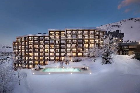 Large 4-room 128 m² apartment in Tignes offered for sale with balconies. This property is located in the Val Claret district nestled at an altitude of 2,300 m and just 250 m from the ski slopes. Come and discover the four rooms. A lounge, 3 bedrooms,...