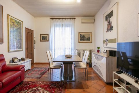 BUSTO ARSIZIO : CORSO ITALIA, SEMI-DETACHED HOUSE In the Hospital area we offer a property consisting of two apartments on the first and last floor The first apartment consists of: entrance hall, living room, kitchen, two bedrooms, bathroom and balco...