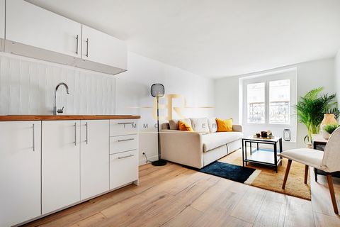 Studio - Metro Pyrenees - 18m2 BR Immobilier offers you a fully renovated and furnished studio, located at the foot of the Pyrenees metro station, in a dynamic street offering a view of the Eiffel Tower.   The studio has been renovated in order to ob...