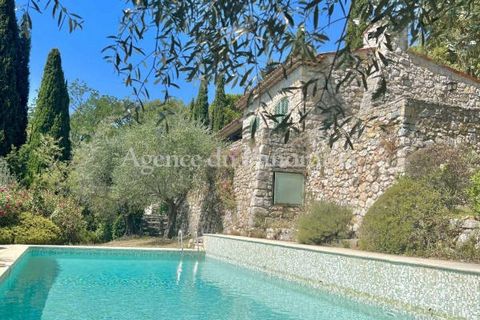 Located in an enchanting setting, in the heart of a 6701 m2 olive grove, magnificent stone building articulated around two 3-room apartments (respectively 116.08 m2 and 62.73 m2). The set is joined by a courtyard and is completed by a superb swimming...