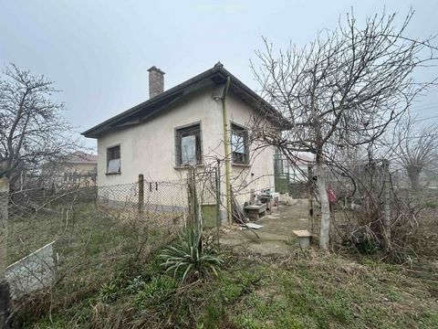 'Address' - real estate offers a one-storey house in the village of Telish, with a flat yard of 1010 sq.m. The house consists of three rooms, a closet and a basement. The roof has been repaired. The house needs renovation. There are agricultural buil...