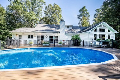 CHAPPAQUA SCHOOLS - POOL - HAR-TRU TENNIS COURT! Large Six bedroom, 4 bath Cape of over 5,000 sf on 2 private acres located on a cul-de-sac. Gracious entry opens onto Spacious Living Room and Formal Dining Room w/Gardener's Window. Open floor plan an...
