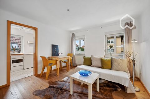 Welcome to your new, tastefully furnished 2.5-room apartment! This fully furnished 45 m2 oasis offers everything you need for a comfortable life. In the living room, a cozy couch and a TV invite you to relax. A small room with a desk offers the ideal...