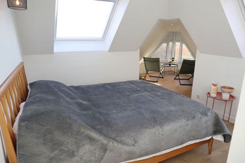 Volledig gerenoveerd appartement met 2 slaapkamers en ruim zonneterras. Gelegen te midden van de bruisende straten van Nieuwpoorts betoverende kuststad, belichaamt dit uitzonderlijke appartement het toppunt van modern comfort en stedelijke verfijning...