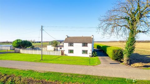 In a rural position just outside Donington, South Lincolnshire, a former farmhouse enjoys far reaching farmland views yet is not far from major road links. The house has 3 double bedrooms, a kitchen, family bathroom, separate shower and 2 reception r...