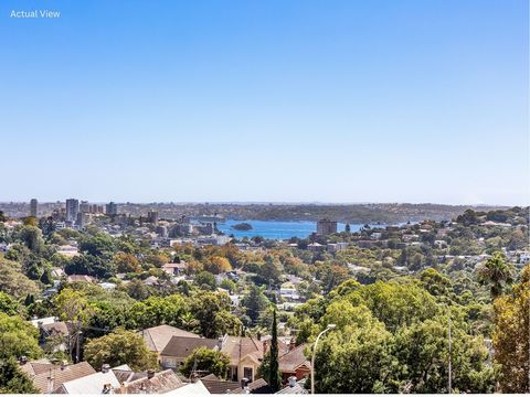 Denna lägenhet på 217 kvm är välsignad med vidsträckt utsikt över Sydneys hamn och ligger för ultimat bekvämlighet. Beläget i det mycket eftertraktade Mirvac-designade Westpoint-tornkomplexet, som erbjuder en fantastisk resort-liknande livsstil i ett...