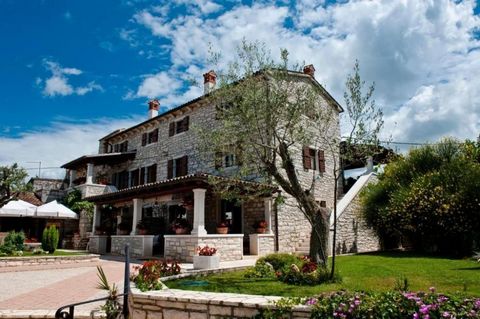 Beautiful remodelled old stone villa in Kanfanar area just a few km from famous boutique town of Rovinj! It offers restaurant, seven apartments and four tourist rooms with bathrooms. Total area of this solid building is 600 sq.m. Complete modernizati...
