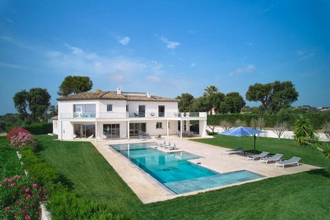 Exceptional sea views from Nice to Cap d'Antibes for this beautiful new villa (built in 2021), in a quiet and residential environment, Accommodation comprising, on the first floor, an entrance hall with guest toilet, a double reception room, a dining...