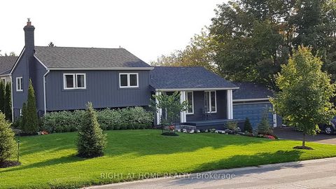 Bright and Beautiful open concept home in a desirable Holland Landing neighborhood. This home has been fully renovated with high-end finishes throughout: hardwood floors, smooth ceilings, pot lights, exterior soffit lighting, and a freshly paved doub...